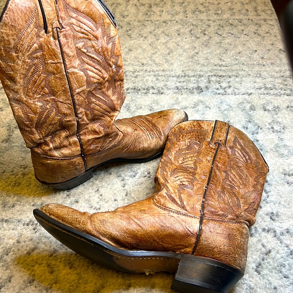 **Vintage** Womens Cowboy boots size 7 1/2 RUNS SMALL